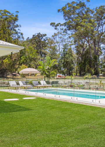 <b>Frameless Glass Pool Fencing in King Creek</b>