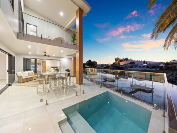 <b>Glass Balustrading Port Macquarie</b>