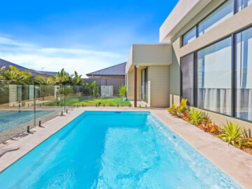 <b>Frameless Glass Pool Fencing Neave Way Port Macquarie</b>