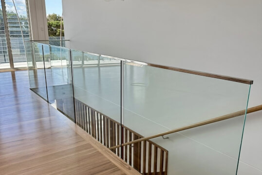 <b>Stair &amp; Balcony Glass Balustrading in Forster</b>